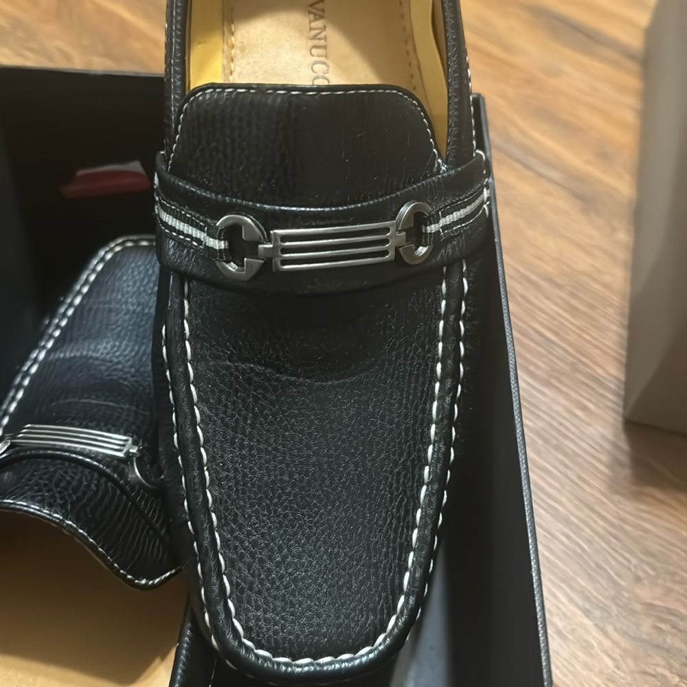 Brand new in box mens loafer